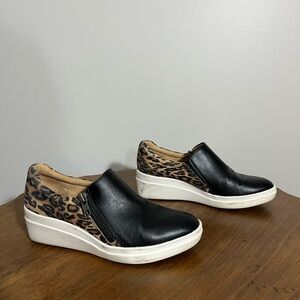 Women’s Naturalizer black and animal print wedge shoes size 6.5